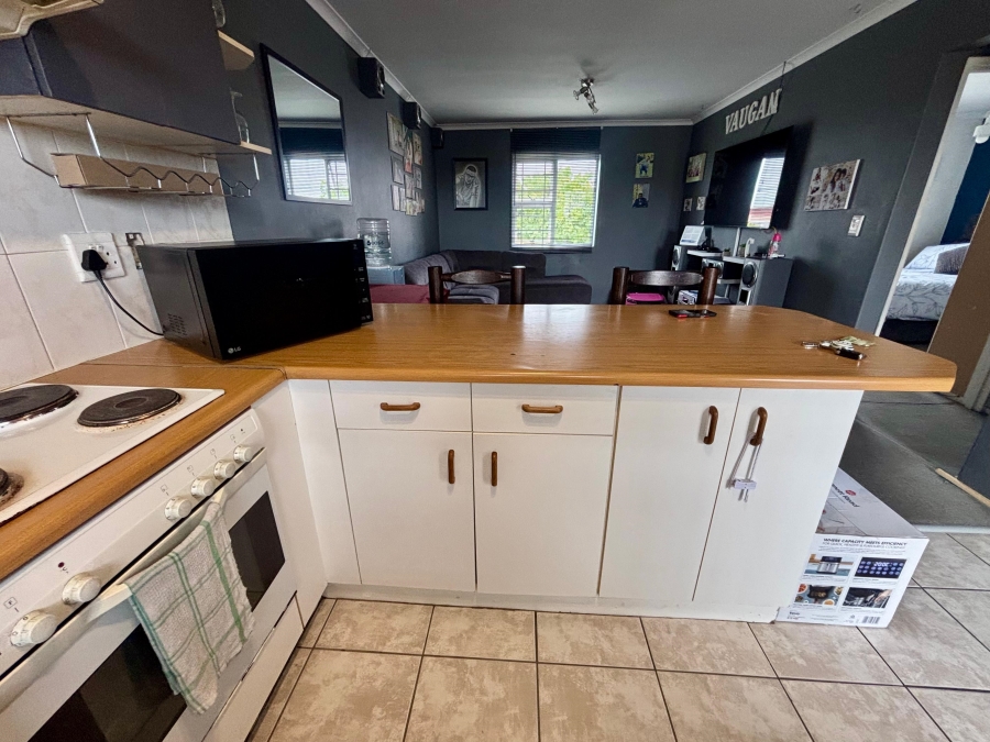 2 Bedroom Property for Sale in Goodwood Park Western Cape